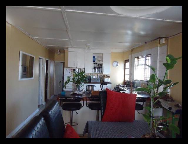 3 BEDROOM HOUSE FOR SALE IN SABATA DALINDYEBO SQUARE